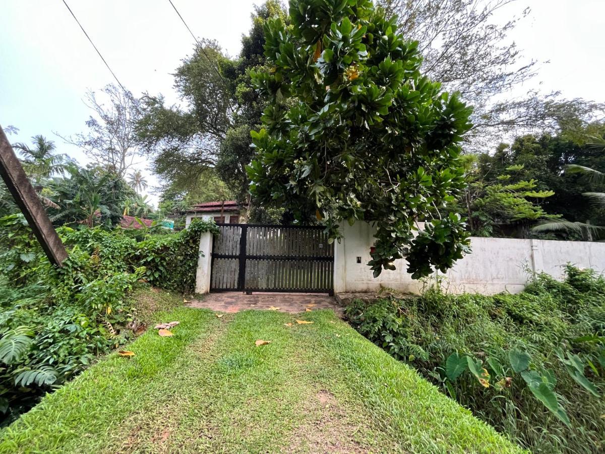 Villa Dinoos- Weligama Eksteriør bilde